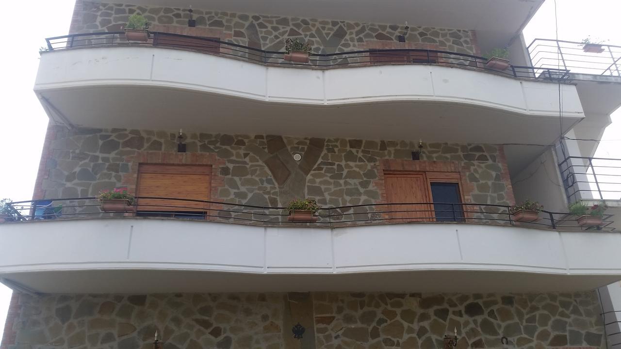 Velaj Apartments Орикум Экстерьер фото